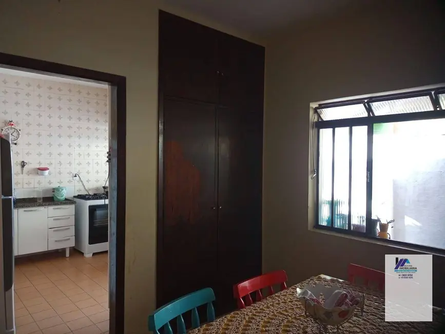 Foto 1 de Casa com 3 quartos à venda, 300m2 em Espirito Santo Do Pinhal - SP