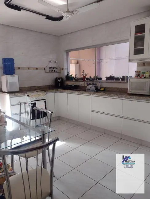 Foto 5 de Casa com 3 quartos à venda, 602m2 em Espirito Santo Do Pinhal - SP