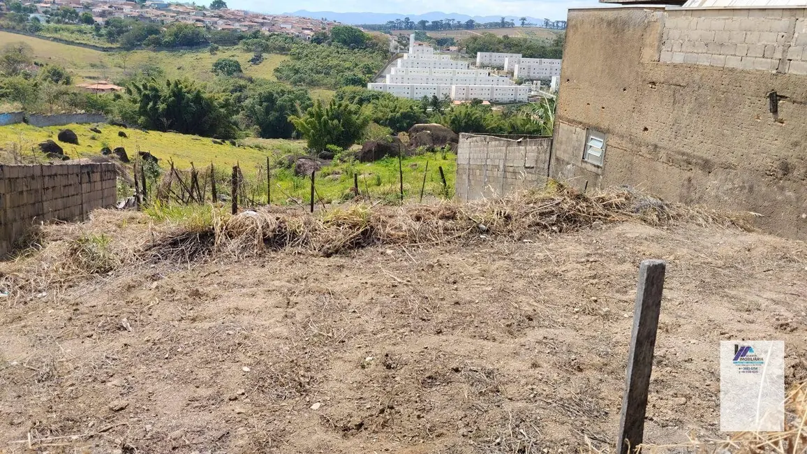 Foto 1 de Terreno / Lote à venda, 300m2 em Espirito Santo Do Pinhal - SP
