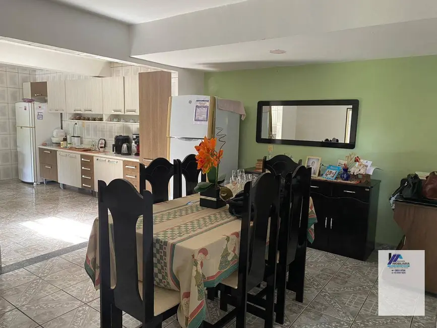 Foto 3 de Casa com 4 quartos à venda, 200m2 em Espirito Santo Do Pinhal - SP