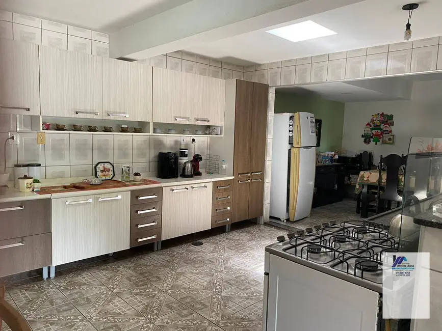 Foto 5 de Casa com 4 quartos à venda, 200m2 em Espirito Santo Do Pinhal - SP