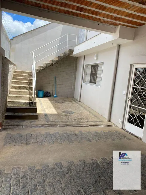 Foto 3 de Sobrado com 4 quartos à venda, 250m2 em Espirito Santo Do Pinhal - SP