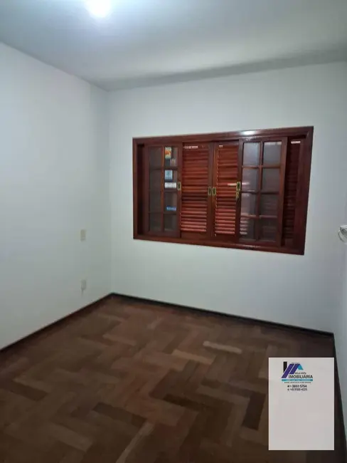 Casa com 3 quartos à venda, 312m2 em Espirito Santo Do Pinhal - SP - imagem 5 Foto 5 de Casa com 3 quartos à venda, 312m2 em Espirito Santo Do Pinhal - SP