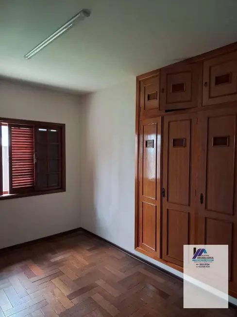 Foto 2 de Casa com 3 quartos à venda, 312m2 em Espirito Santo Do Pinhal - SP