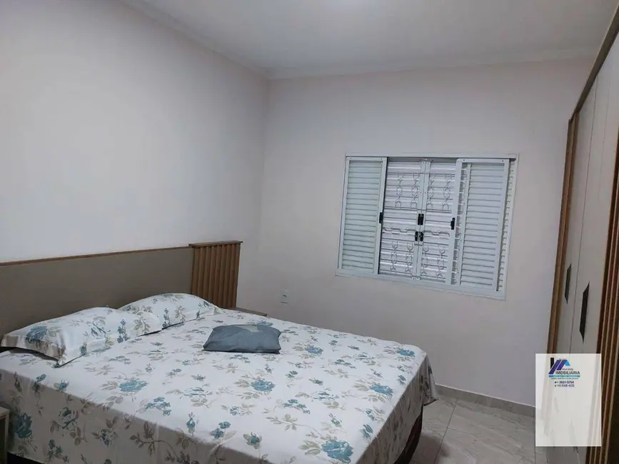 Foto 3 de Casa com 2 quartos à venda, 250m2 em Espirito Santo Do Pinhal - SP