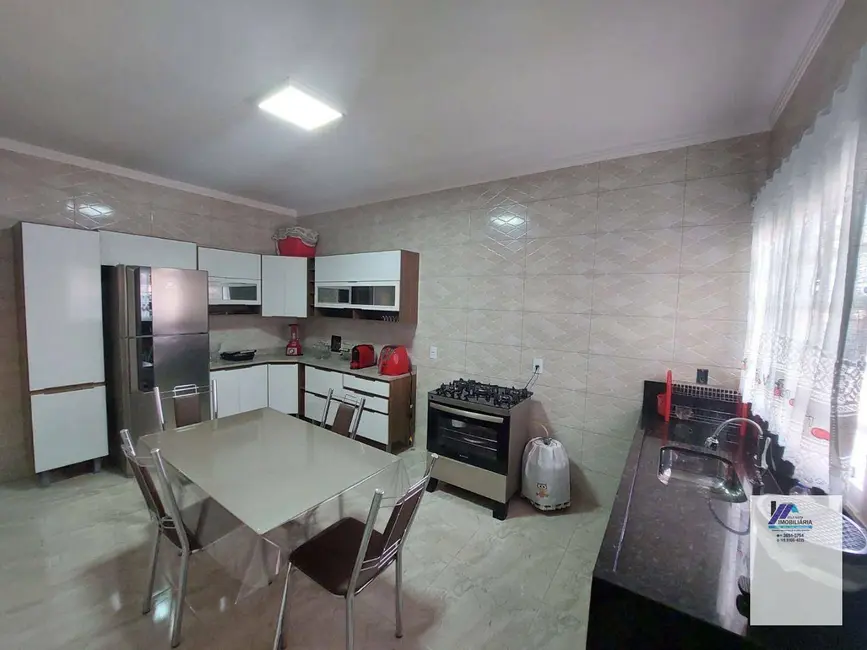 Foto 1 de Casa com 2 quartos à venda, 250m2 em Espirito Santo Do Pinhal - SP
