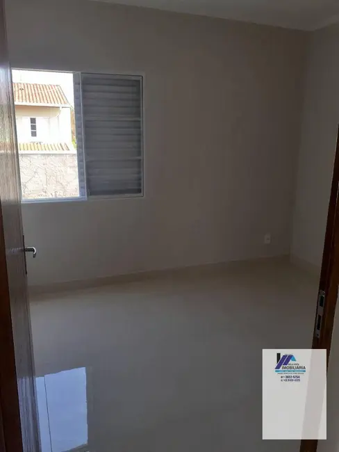 Foto 4 de Apartamento com 3 quartos para alugar, 80m2 em Espirito Santo Do Pinhal - SP