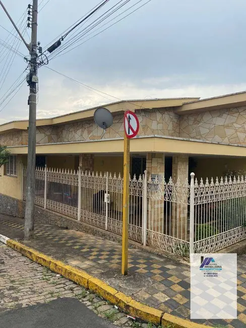 Foto 1 de Casa com 5 quartos à venda, 203m2 em Centro, Espirito Santo Do Pinhal - SP