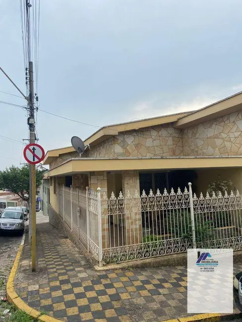 Foto 3 de Casa com 5 quartos à venda, 203m2 em Centro, Espirito Santo Do Pinhal - SP