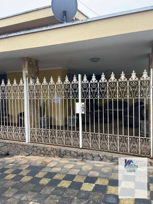 Foto 2 de Casa com 5 quartos à venda, 203m2 em Centro, Espirito Santo Do Pinhal - SP