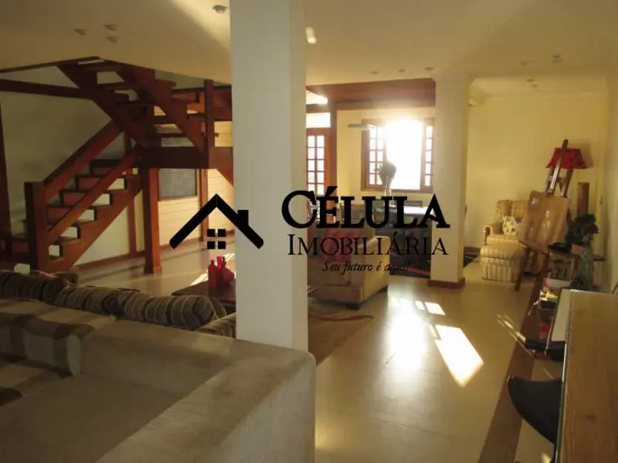 Casa de Condomínio com 4 quartos à venda, 403m2 em Rio De Janeiro - RJ - imagem 3 Foto 3 de Casa de Condomínio com 4 quartos à venda, 403m2 em Rio De Janeiro - RJ