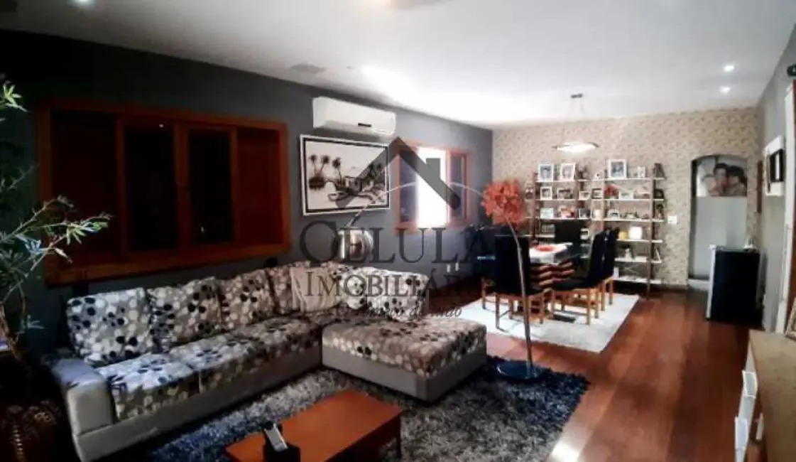 Foto 3 de Casa com 4 quartos à venda, 226m2 em Rio De Janeiro - RJ