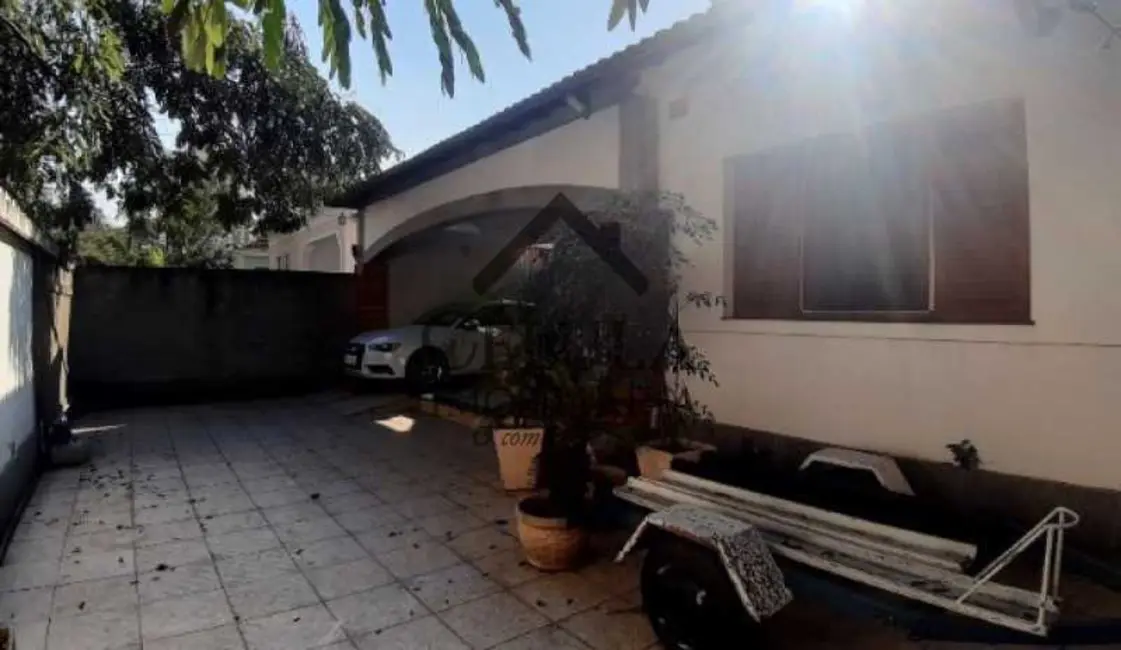 Foto 2 de Casa com 4 quartos à venda, 226m2 em Rio De Janeiro - RJ