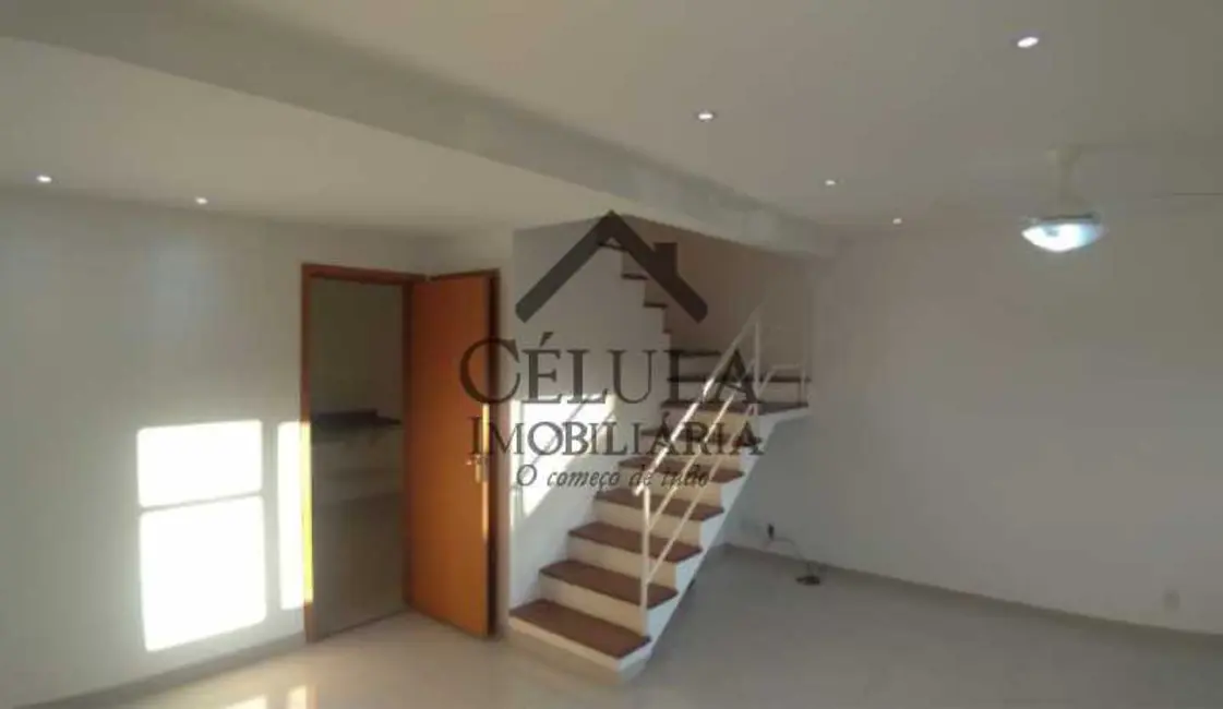 Casa de Condomínio com 3 quartos à venda, 120m2 em Rio De Janeiro - RJ - imagem 3 Foto 3 de Casa de Condomínio com 3 quartos à venda, 120m2 em Rio De Janeiro - RJ