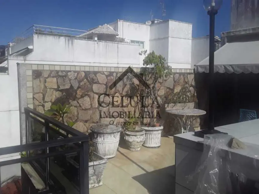 Cobertura com 3 quartos à venda, 200m2 em Rio De Janeiro - RJ - imagem 1 Foto 1 de Cobertura com 3 quartos à venda, 200m2 em Rio De Janeiro - RJ