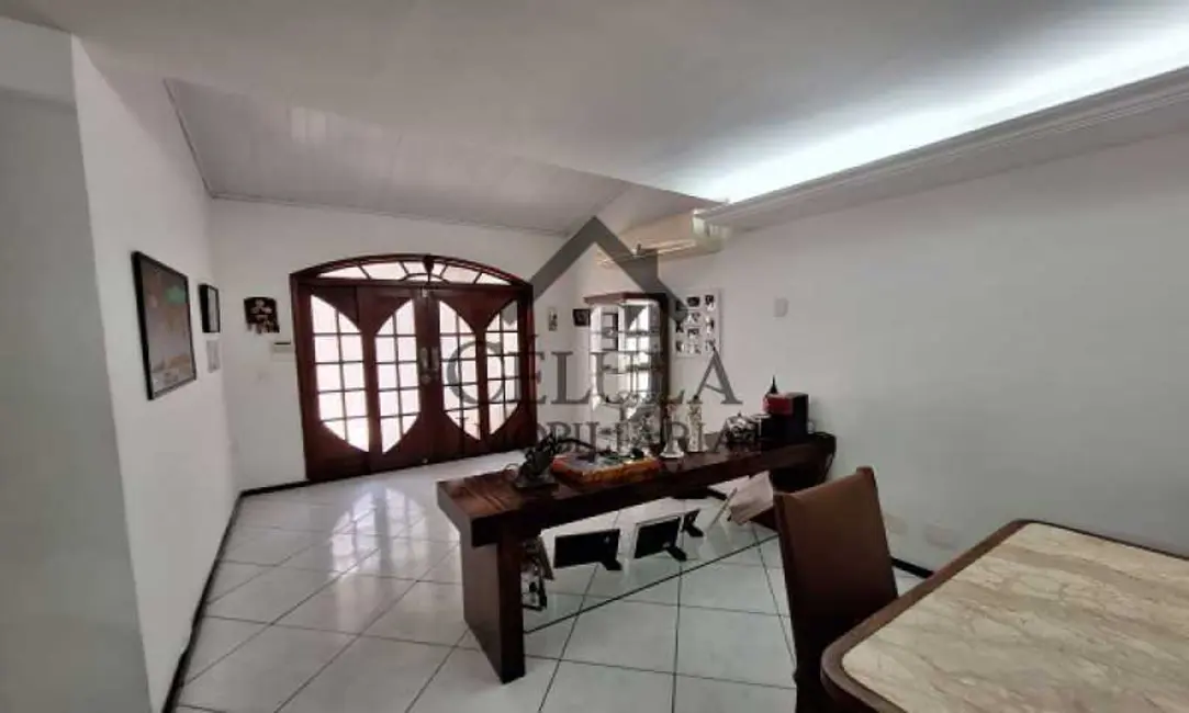 Casa de Condomínio com 3 quartos à venda, 380m2 em Rio De Janeiro - RJ - imagem 4 Foto 4 de Casa de Condomínio com 3 quartos à venda, 380m2 em Rio De Janeiro - RJ