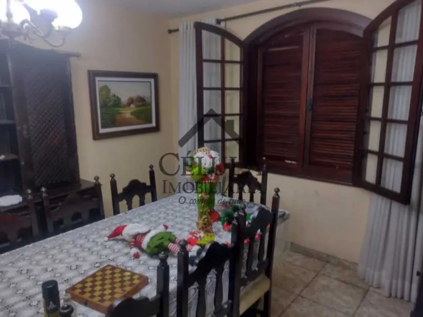 Casa com 4 quartos à venda, 475m2 em Rio De Janeiro - RJ - imagem 3 Foto 3 de Casa com 4 quartos à venda, 475m2 em Rio De Janeiro - RJ