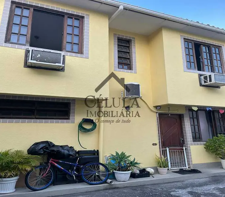 Foto 1 de Casa de Condomínio com 2 quartos à venda, 61m2 em Rio De Janeiro - RJ