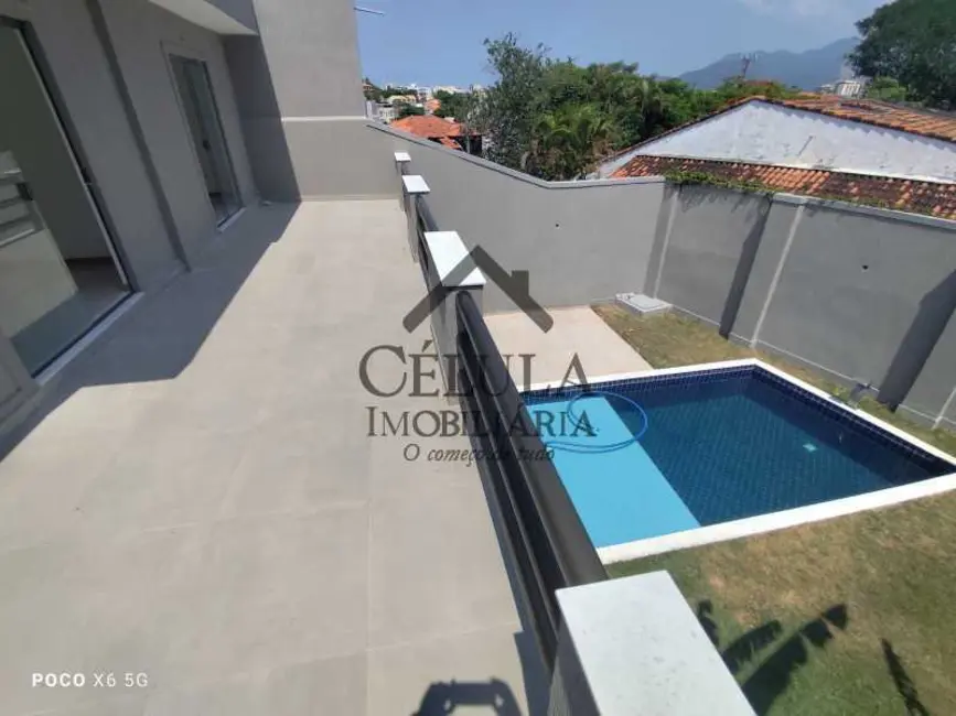 Foto 2 de Casa de Condomínio com 4 quartos à venda em Rio De Janeiro - RJ