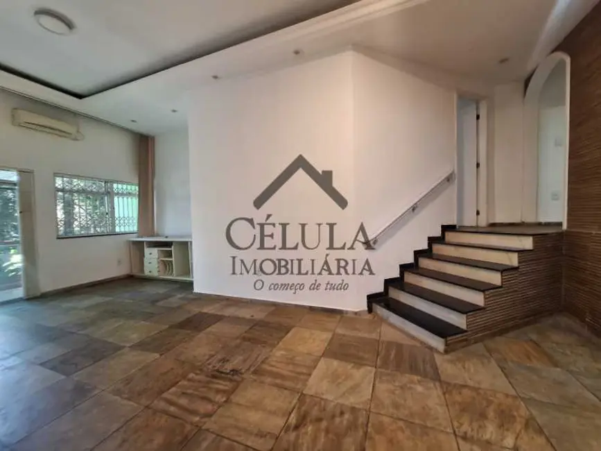 Foto 3 de Casa com 3 quartos à venda, 135m2 em Rio De Janeiro - RJ