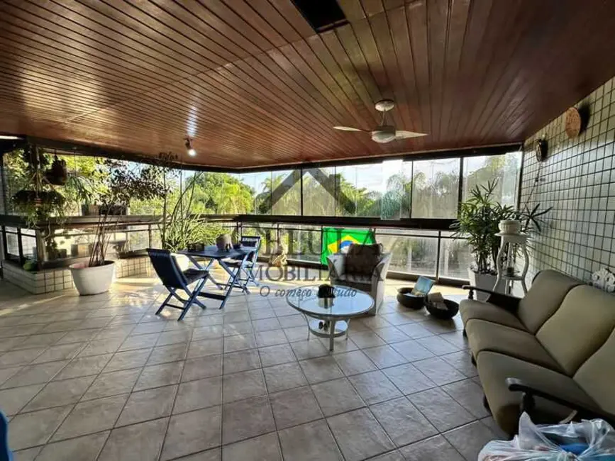 Foto 2 de Apartamento com 4 quartos à venda, 180m2 em Rio De Janeiro - RJ