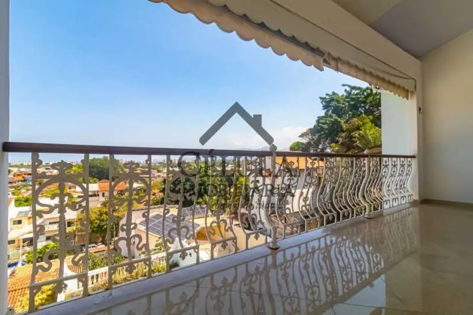Foto 1 de Casa de Condomínio com 3 quartos à venda, 241m2 em Rio De Janeiro - RJ