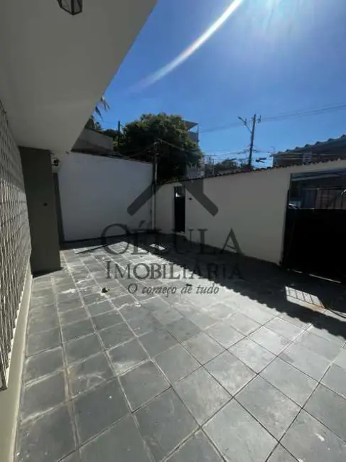 Foto 2 de Casa com 2 quartos à venda, 132m2 em Rio De Janeiro - RJ
