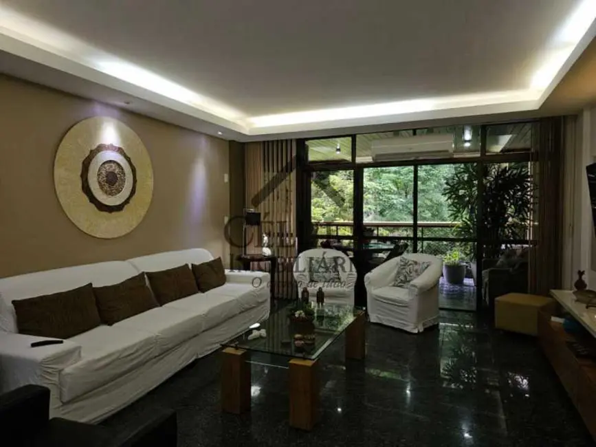 Apartamento com 4 quartos à venda, 227m2 em Rio De Janeiro - RJ - imagem 7 Foto 7 de Apartamento com 4 quartos à venda, 227m2 em Rio De Janeiro - RJ
