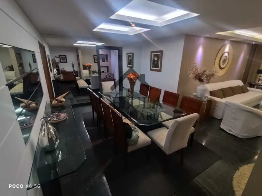 Apartamento com 4 quartos à venda, 227m2 em Rio De Janeiro - RJ - imagem 4 Foto 4 de Apartamento com 4 quartos à venda, 227m2 em Rio De Janeiro - RJ