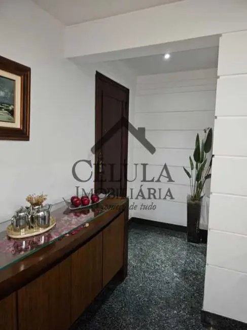 Apartamento com 4 quartos à venda, 227m2 em Rio De Janeiro - RJ - imagem 9 Foto 9 de Apartamento com 4 quartos à venda, 227m2 em Rio De Janeiro - RJ