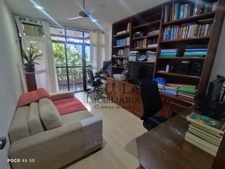 Apartamento com 4 quartos à venda, 227m2 em Rio De Janeiro - RJ - imagem 8 Foto 8 de Apartamento com 4 quartos à venda, 227m2 em Rio De Janeiro - RJ