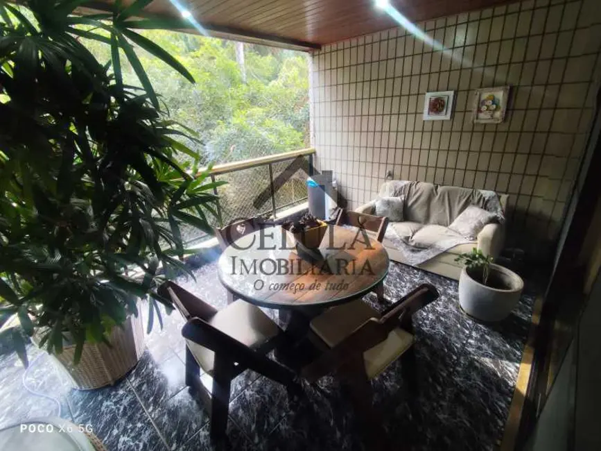 Apartamento com 4 quartos à venda, 227m2 em Rio De Janeiro - RJ - imagem 7 Foto 7 de Apartamento com 4 quartos à venda, 227m2 em Rio De Janeiro - RJ