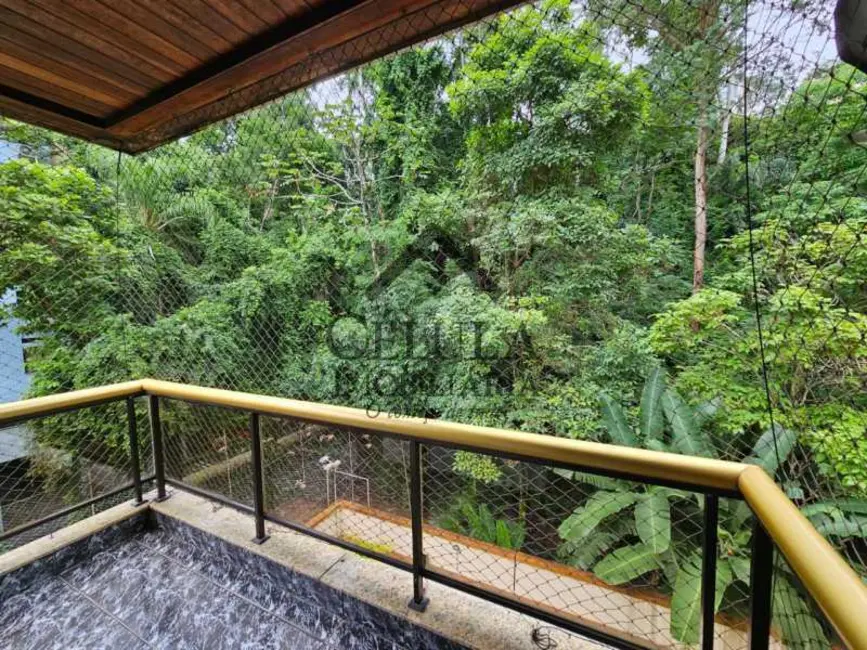 Apartamento com 4 quartos à venda, 227m2 em Rio De Janeiro - RJ - imagem 5 Foto 5 de Apartamento com 4 quartos à venda, 227m2 em Rio De Janeiro - RJ