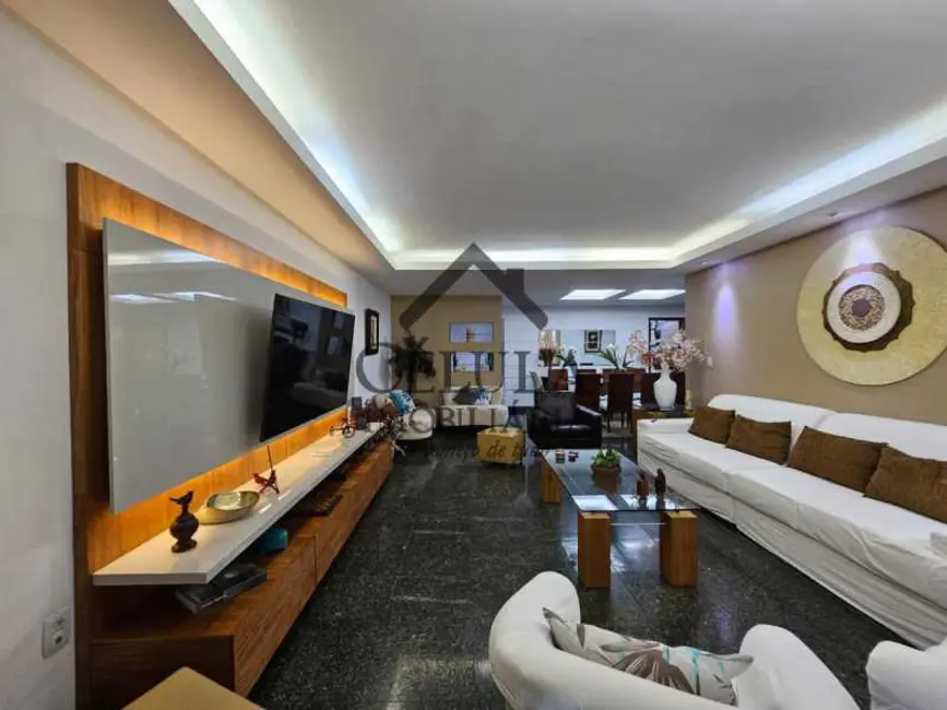 Apartamento com 4 quartos à venda, 227m2 em Rio De Janeiro - RJ - imagem 6 Foto 6 de Apartamento com 4 quartos à venda, 227m2 em Rio De Janeiro - RJ