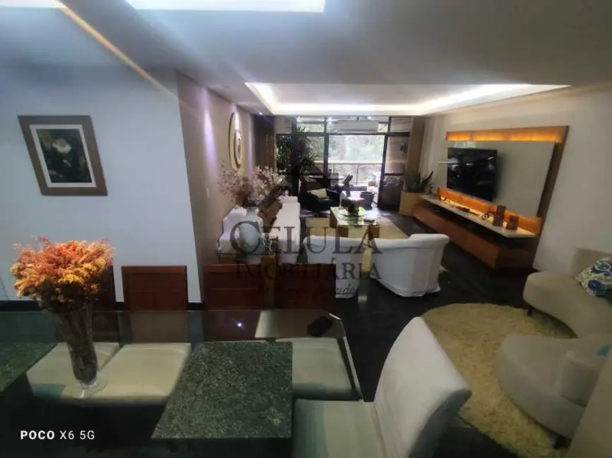 Apartamento com 4 quartos à venda, 227m2 em Rio De Janeiro - RJ - imagem 5 Foto 5 de Apartamento com 4 quartos à venda, 227m2 em Rio De Janeiro - RJ