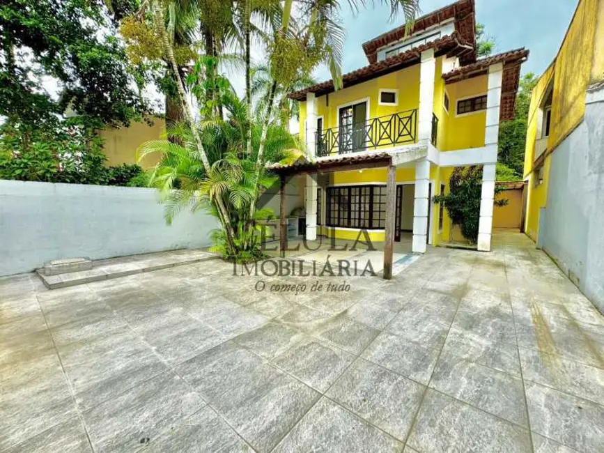 Casa de Condomínio com 4 quartos à venda, 120m2 em Rio De Janeiro - RJ - imagem 2 Foto 2 de Casa de Condomínio com 4 quartos à venda, 120m2 em Rio De Janeiro - RJ