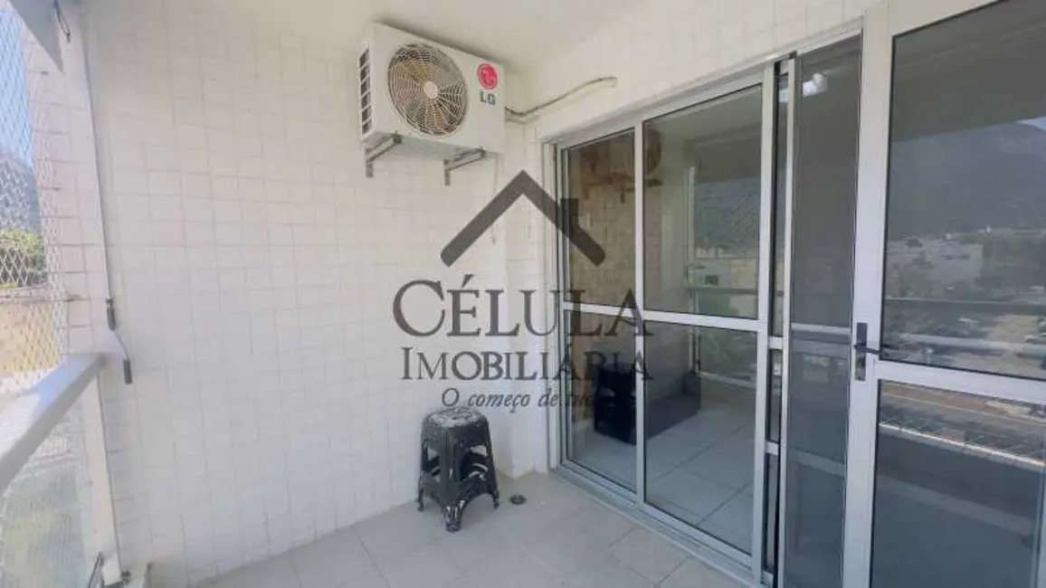 Foto 3 de Apartamento com 3 quartos à venda, 67m2 em Rio De Janeiro - RJ