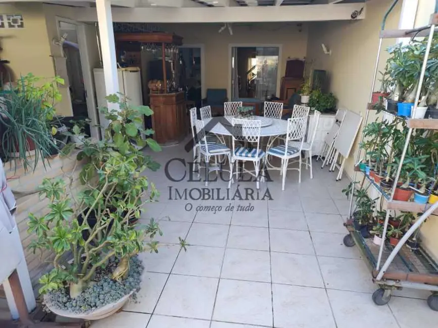 Foto 2 de Casa de Condomínio com 4 quartos à venda, 210m2 em Rio De Janeiro - RJ