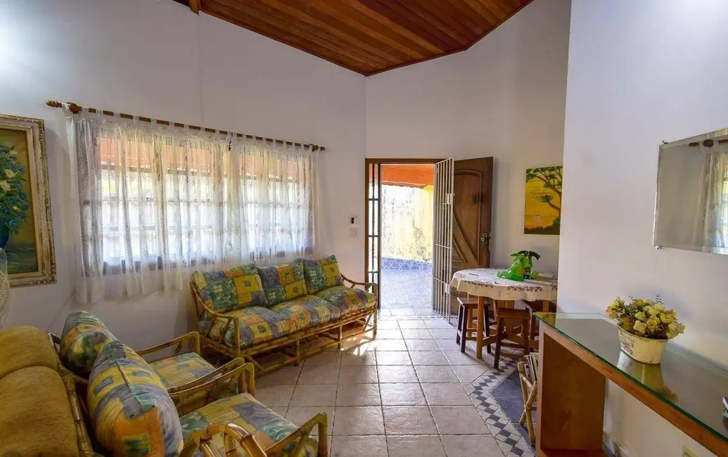 Foto 2 de Casa com 4 quartos à venda, 284m2 em Peruibe - SP