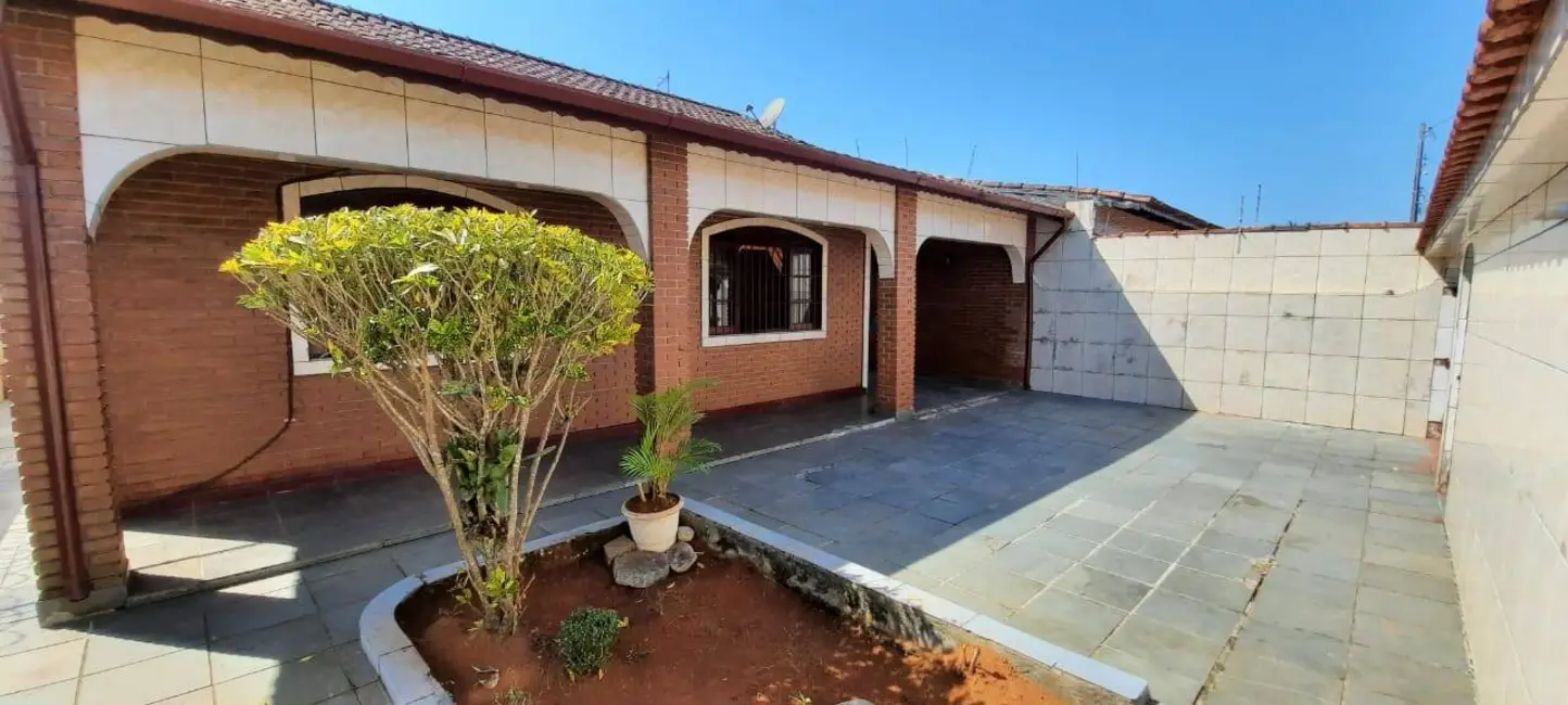 Foto 1 de Casa com 2 quartos à venda, 163m2 em Mongagua - SP