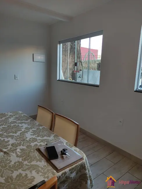 Foto 2 de Sobrado com 4 quartos à venda, 240m2 em Guará II, Brasilia - DF