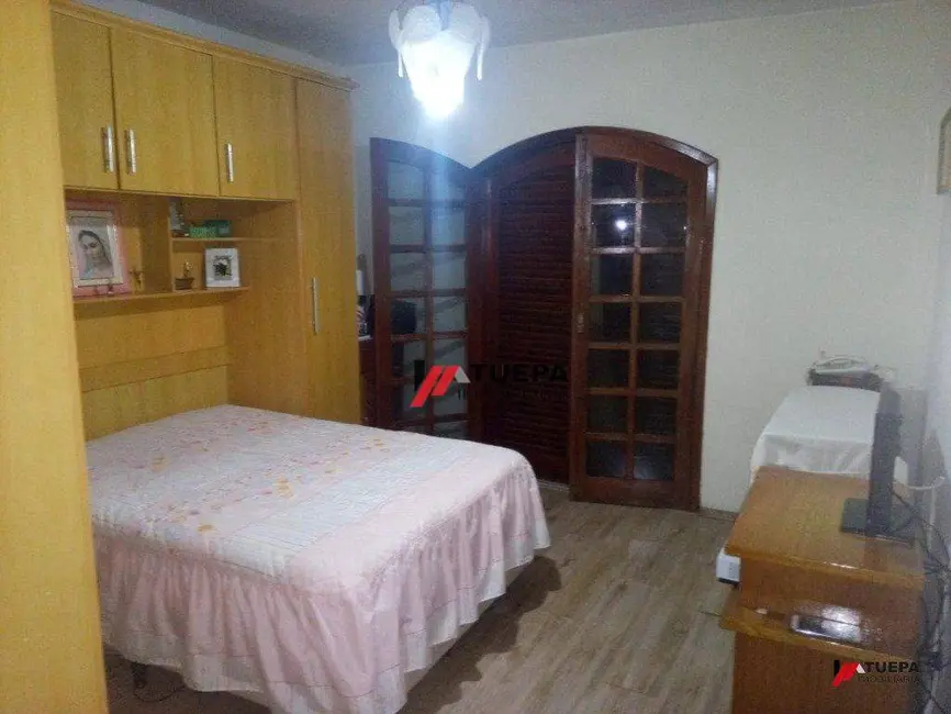 Foto 2 de Sobrado com 3 quartos à venda, 196m2 em Dos Finco, Sao Bernardo Do Campo - SP