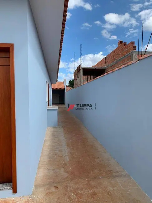 Foto 3 de Casa com 2 quartos à venda, 116m2 em Cesario Lange - SP