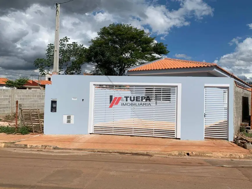 Foto 1 de Casa com 2 quartos à venda, 116m2 em Cesario Lange - SP