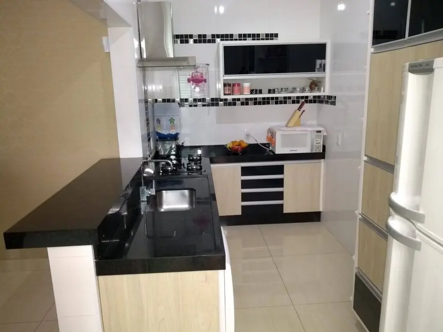 Foto 8 de Sobrado com 4 quartos à venda, 350m2 em Jardim Souza Queiroz, Santa Bárbara D`Oeste - SP