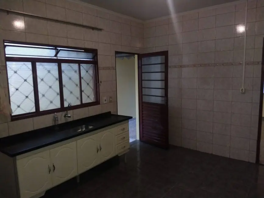 Casa com 2 quartos à venda, 125m2 em Jardim São Fernando, Santa Bárbara D`Oeste - SP - imagem 3 Foto 3 de Casa com 2 quartos à venda, 125m2 em Jardim São Fernando, Santa Bárbara D`Oeste - SP