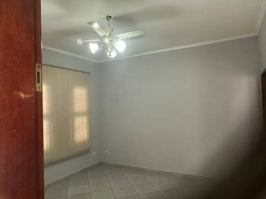 Foto 2 de Casa com 2 quartos à venda, 150m2 em Parque Residencial Jaguari, Americana - SP