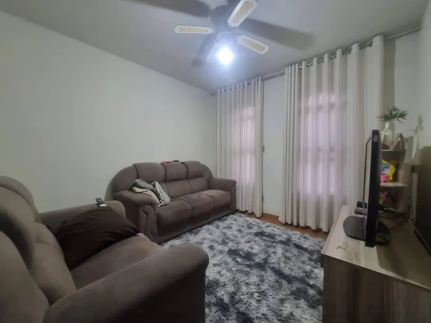 Foto 2 de Casa com 3 quartos à venda, 250m2 em Antônio Zanaga, Americana - SP