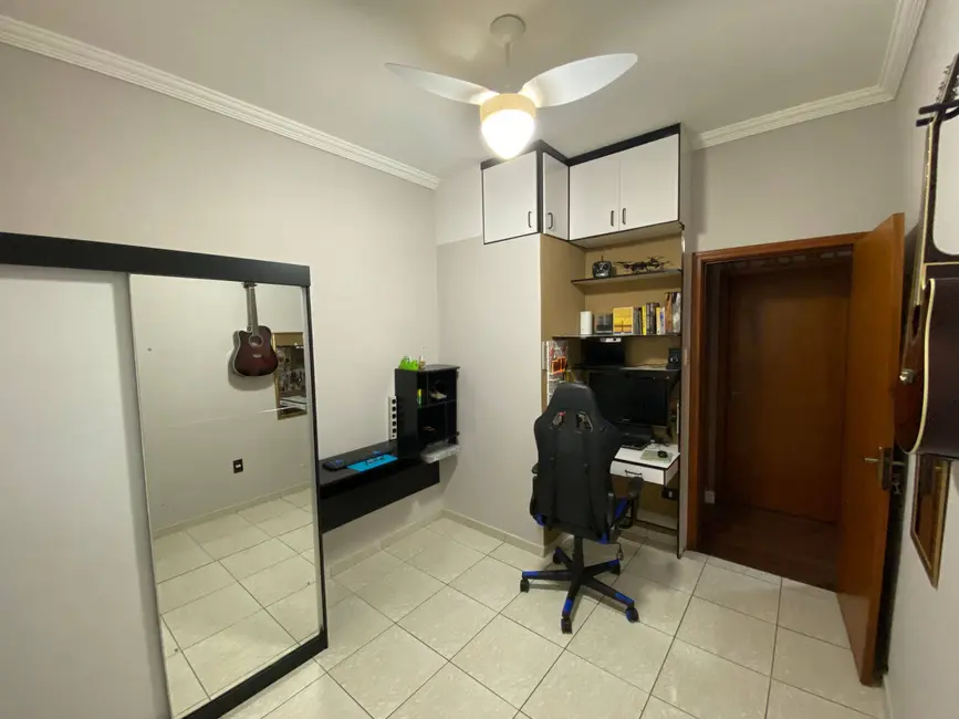 Foto 5 de Casa com 3 quartos à venda, 256m2 em Vila Cordenonsi, Americana - SP