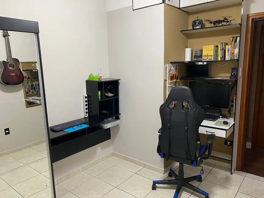 Foto 9 de Casa com 3 quartos à venda, 256m2 em Vila Cordenonsi, Americana - SP